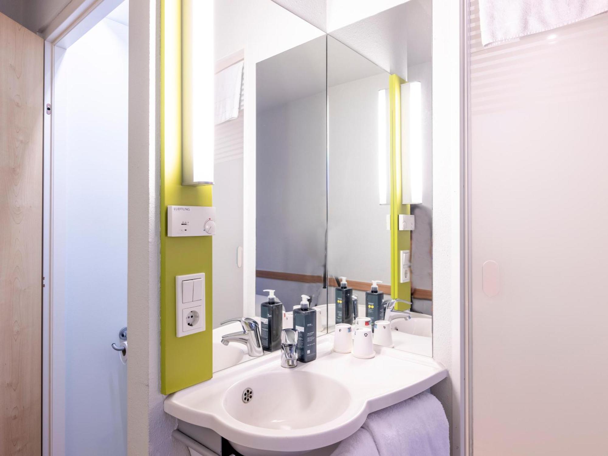 B&B Hotel Mannheim-Friedrichsfeld Экстерьер фото
